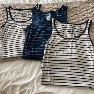 Women’s Tank Top Bundle Size M/L